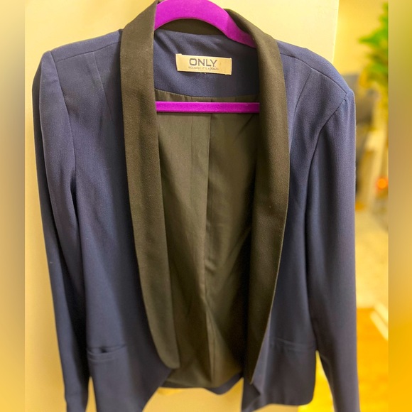 Navy and Black Mendocino Blazer Size M - Picture 1 of 3